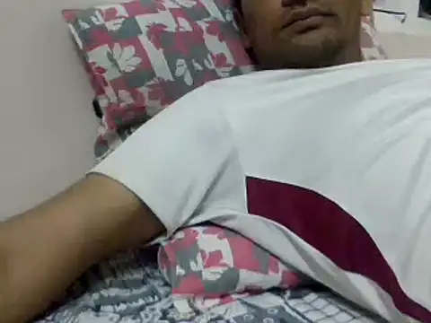 Snapshot of NiceBoy9099 chatting on 12-12-24, 06:21 NiceBoy9099 online show from 12-12-24, 06:21