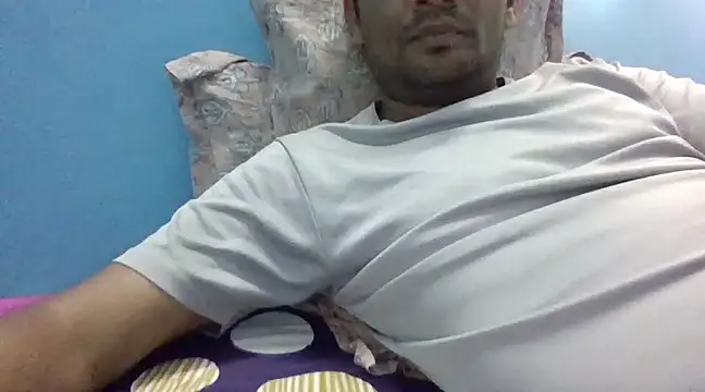 Snapshot of NiceBoy9099 chatting on 03-09-25, 09:24 NiceBoy9099 online show from 03-09-25, 09:24