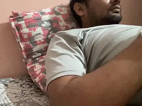 Snapshot of NiceBoy9099 chatting on 10-24-25, 05:09 NiceBoy9099 online show from 10-24-25, 05:09