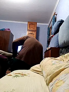 Pineapple04 online show from 09-30-25, 05:18