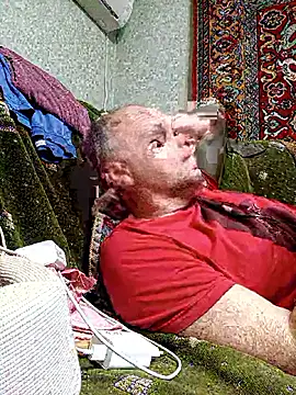 Pineapple04 online show from 05-18-26, 07:20