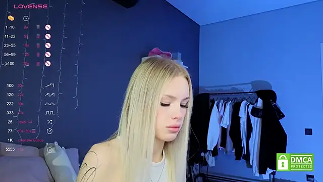 Snapshot of aneta_alisha chatting on 09-15-25, 01:00 aneta alisha online show from 09-15-25, 01:00