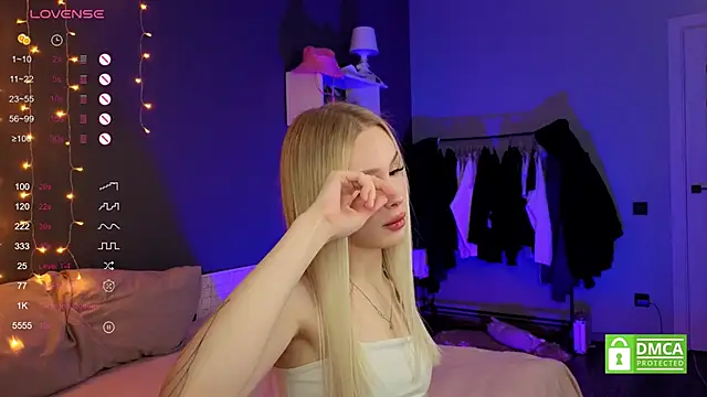 Snapshot of aneta_alisha chatting on 10-19-25, 12:50 aneta alisha online show from 10-19-25, 12:50