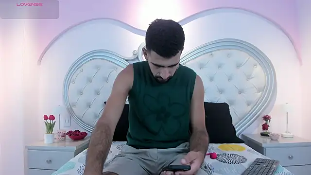 Ethan  Walker online show from 04-18-26, 01:37