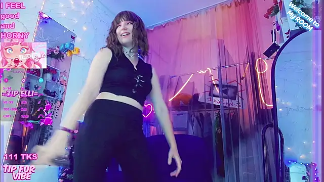 Snapshot of Toxic_Ellies chatting on 12-18-24, 01:56 Toxic Ellies online show from 12-18-24, 01:56