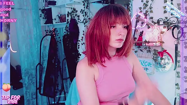 Snapshot of Toxic_Ellies chatting on 01-25-25, 02:25 Toxic Ellies online show from 01-25-25, 02:25