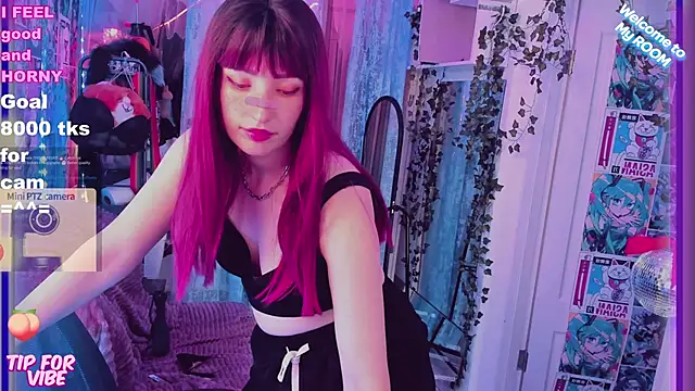 Snapshot of Toxic_Ellies chatting on 02-07-25, 05:29 Toxic Ellies online show from 02-07-25, 05:29