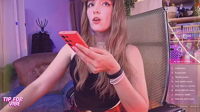 Snapshot of Toxic_Ellies chatting on 09-14-25, 02:16 Toxic Ellies online show from 09-14-25, 02:16