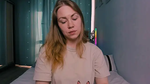 InsatiableFoxX online show from 04-23-26, 06:14