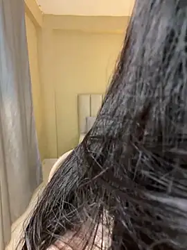 Snapshot of Mavi_Coless chatting on 10-10-25, 12:53 Mavi Coless online show from 10-10-25, 12:53