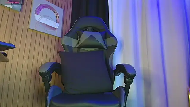 Camila Chainn online show from 11-15-25, 08:33