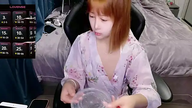 Snapshot of Angelababy001 chatting on 01-18-25, 08:09 Angelababy001 online show from 01-18-25, 08:09