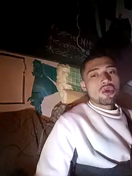 Snapshot of Suggarwhite18CM chatting on 09-13-25, 05:40 Suggarwhite18CM online show from 09-13-25, 05:40