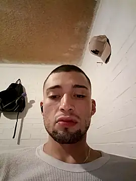 Snapshot of Suggarwhite18CM chatting on 11-08-25, 07:45 Suggarwhite18CM online show from 11-08-25, 07:45