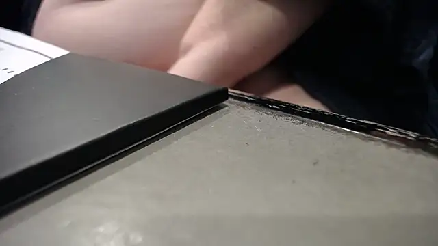 Snapshot of TinyTraps chatting on 01-24-25, 11:23 TinyTraps online show from 01-24-25, 11:23