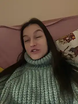 Snapshot of Alice__grace chatting on 01-01-25, 09:31 Alice grace online show from 01-01-25, 09:31