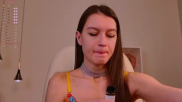 Snapshot of Alice__grace chatting on 01-31-25, 04:47 Alice grace online show from 01-31-25, 04:47