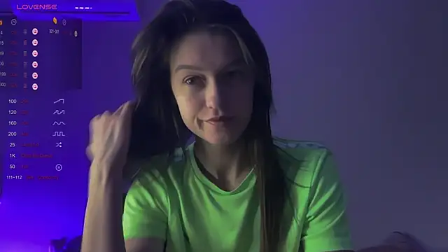 Snapshot of Alice__grace chatting on 02-11-25, 07:38 Alice grace online show from 02-11-25, 07:38