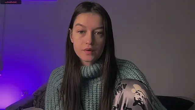 Snapshot of Alice__grace chatting on 02-19-25, 02:23 Alice grace online show from 02-19-25, 02:23