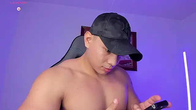 Snapshot of RoyConstance chatting on 01-10-26, 04:36 RoyConstance online show from 01-10-26, 04:36