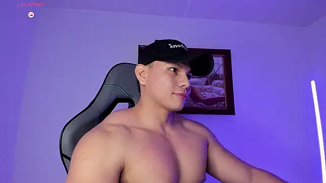 Snapshot of RoyConstance chatting on 01-15-26, 04:28 RoyConstance online show from 01-15-26, 04:28