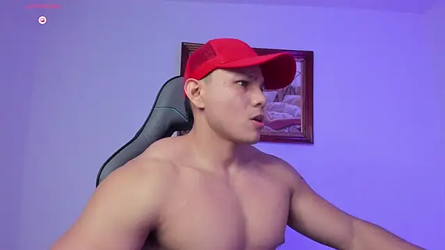 Snapshot of RoyConstance chatting on 02-19-26, 03:35 RoyConstance online show from 02-19-26, 03:35