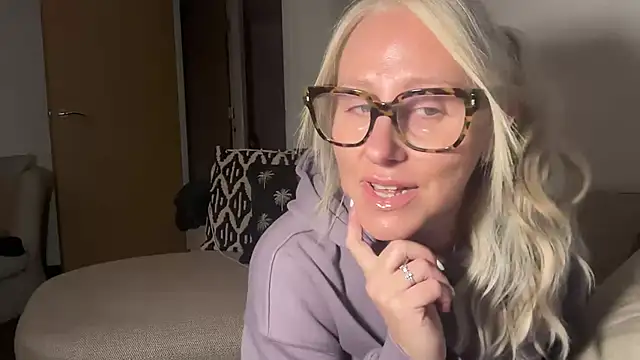 MelodyCollinsUk online show from 03-02-25, 05:47