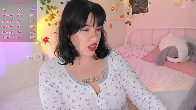 TinnaColada online show from 10-20-25, 03:56