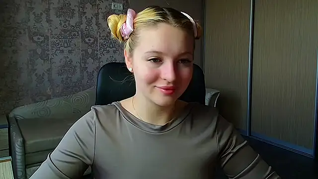 Milka kiss  online show from 05-16-26, 09:39