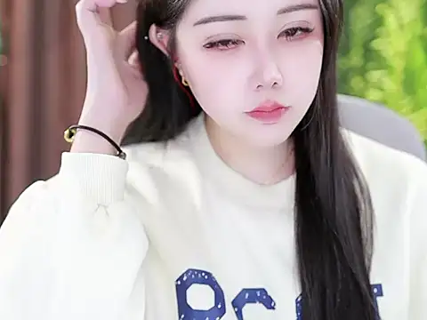 Snapshot of Qiaoqiao_ chatting on 01-15-25, 10:49 Qiaoqiao online show from 01-15-25, 10:49