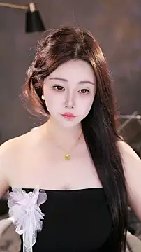 Qiaoqiao  online show from 10-21-25, 03:57