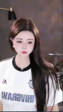 Qiaoqiao  online show from 12-05-25, 04:14