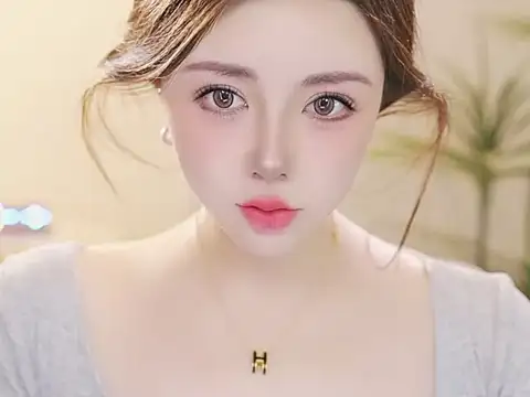 Qiaoqiao  online show from 04-07-26, 02:56