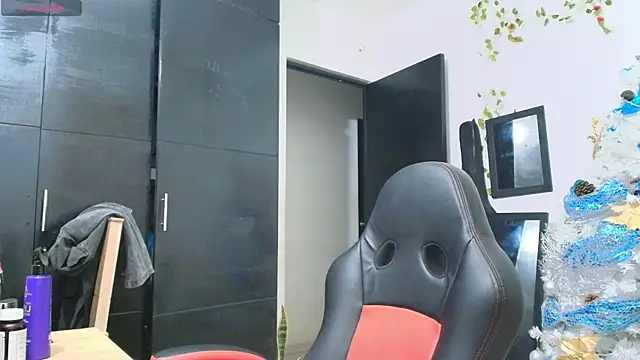 Snapshot of Haruto2001 chatting on 12-17-24, 04:01 Haruto2001 online show from 12-17-24, 04:01