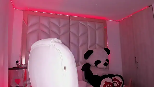 Snapshot of AlhanaRose chatting on 11-27-25, 12:13 AlhanaRose online show from 11-27-25, 12:13