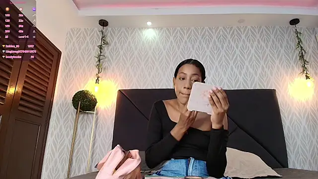 flavia cruz online show from 11-19-25, 07:36