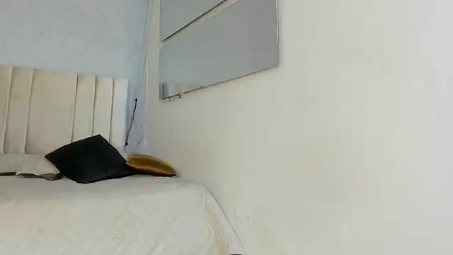 Snapshot of flavia_cruz chatting on 04-22-26, 03:24 flavia cruz online show from 04-22-26, 03:24