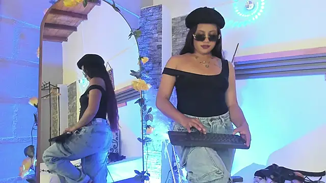 Snapshot of VioletaQueen_ chatting on 03-20-25, 03:14 VioletaQueen  online show from 03-20-25, 03:14