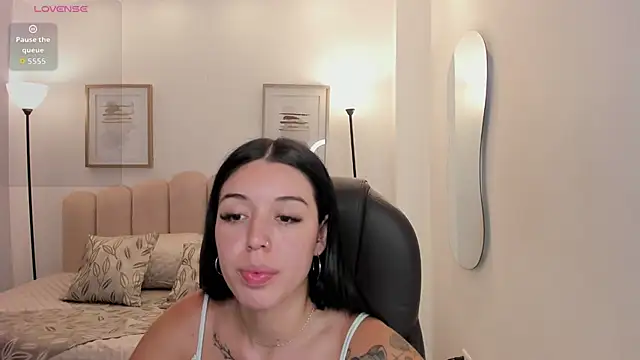 Snapshot of zoee_jackson chatting on 08-01-26, 06:51 zoee jackson online show from 08-01-26, 06:51