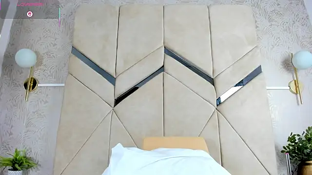 LilitRobins online show from 10-24-25, 09:44