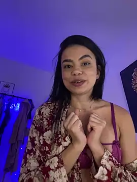 Snapshot of GrlAlice chatting on 12-13-24, 12:20 GrlAlice online show from 12-13-24, 12:20