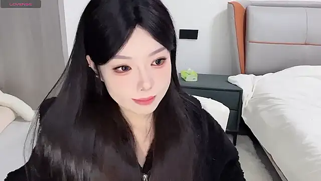 Snapshot of Q-ing chatting on 12-03-24, 01:08 Q-ing online show from 12-03-24, 01:08