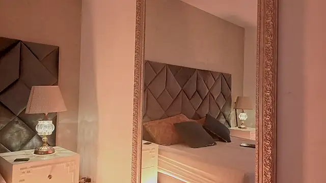 Luisa0110 online show from 04-07-26, 07:47