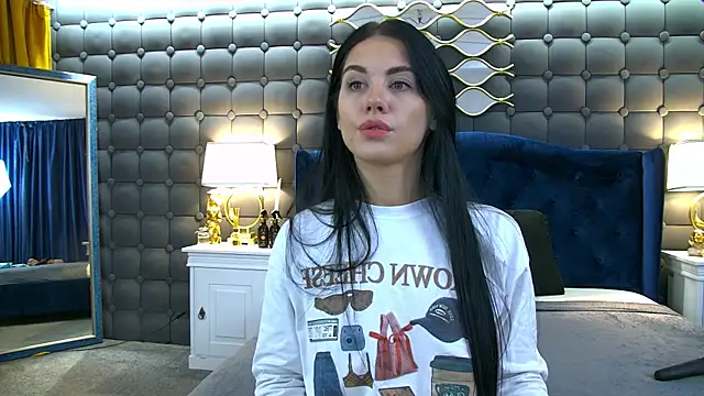 LeyaCass online show from 10-22-25, 04:24