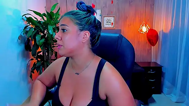 Xisu  online show from 02-14-25, 04:04