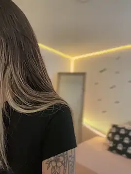 AmmyCollinsW online show from 11-01-25, 08:00