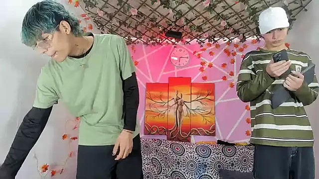 Snapshot of Fresahot2005 chatting on 12-02-25, 02:01 Fresahot2005 online show from 12-02-25, 02:01