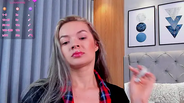 Snapshot of lennabell chatting on 12-03-25, 11:19 lennabell online show from 12-03-25, 11:19