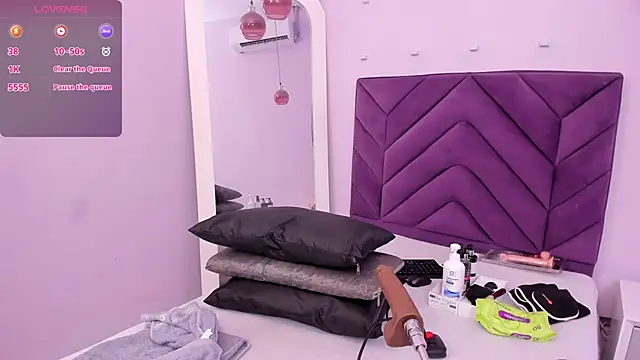 Maddyjohnsonn online show from 12-12-24, 03:43