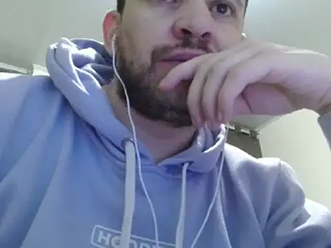 camiloking1720 online show from 02-03-25, 01:41